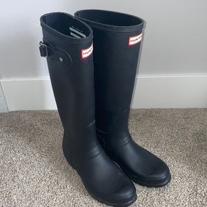 Women’s tall Hunter boots